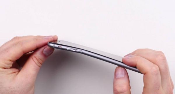 iPhone 6 Plus doesnt pass the bend test 1